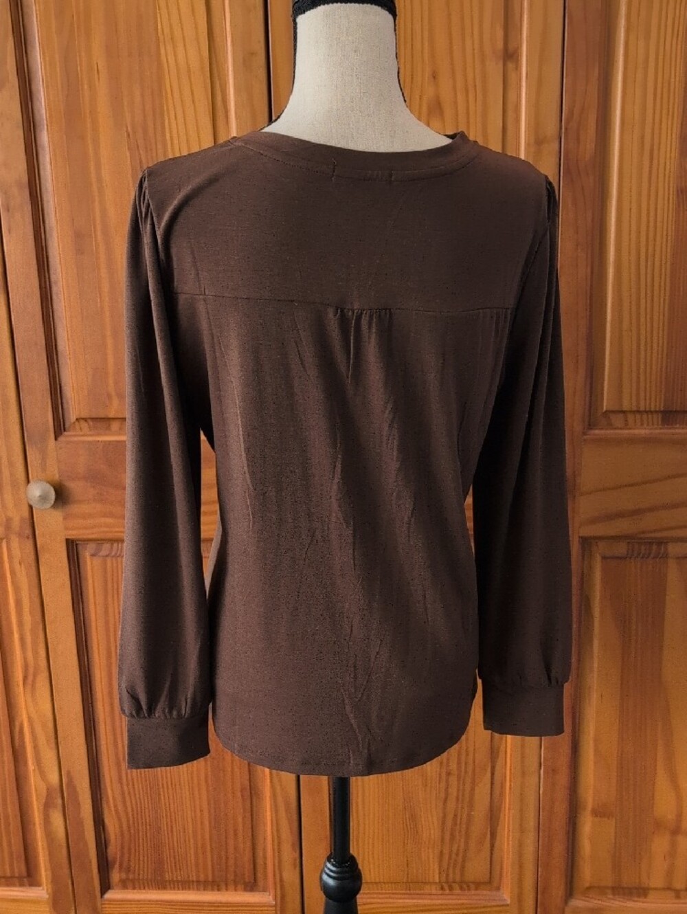 TicTicMiss Long-Sleeve Brown Pintuck Henley Blouse L   M489 - Picture 2 of 4